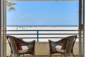 Multi Level Oceanfront Home With Oceanviews and Private Patio on the Sand